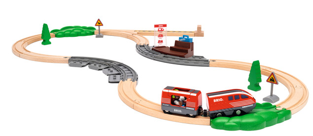 BRIO Zestaw Pull Back Train