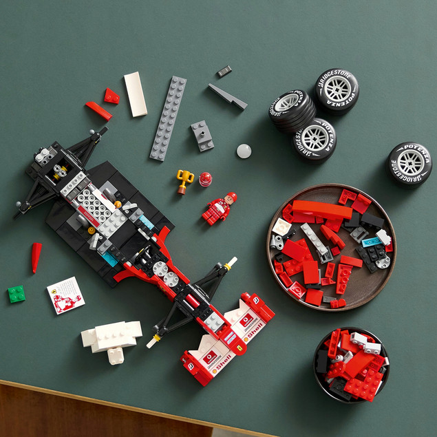 LEGO Icons 11375 Ferrari F2004 – replika F1 Michael Schumacher, 735 elementów