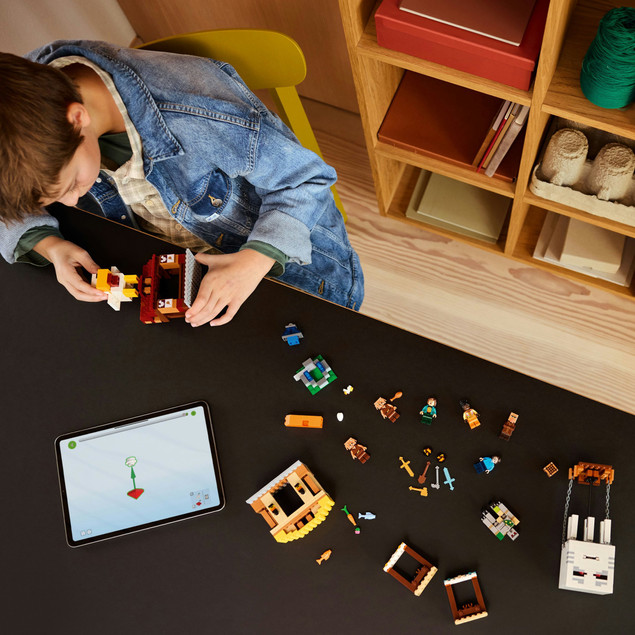 LEGO Minecraft Atak Balonowego Ghasta na Wioskę 21273