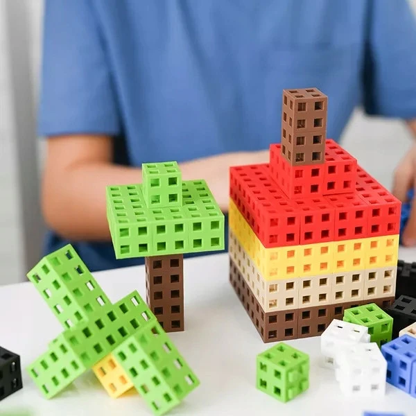Klocki konstrukcyjne MELI Cube zabawa
