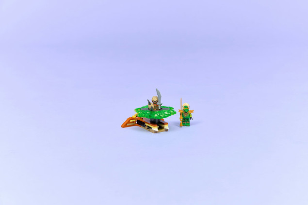 LEGO NINJAGO - Lloyd kontra ziemny potwór na spinnerze 71850