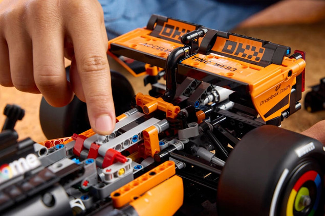 LEGO Technic 42228 Bolid McLaren MCL39 F1 Model Kolekcjonerski
