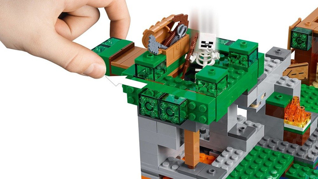 Atak szkieletów LEGO MINECRAFT 21146
