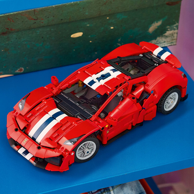 LEGO Technic 42235 Ferrari 488 Pista – model samochodu 882 elementy, 9+